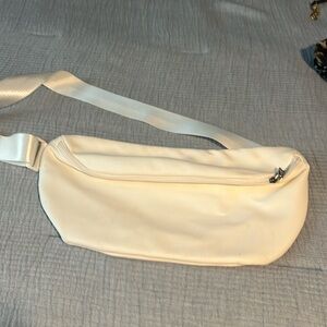 Calia sling bag